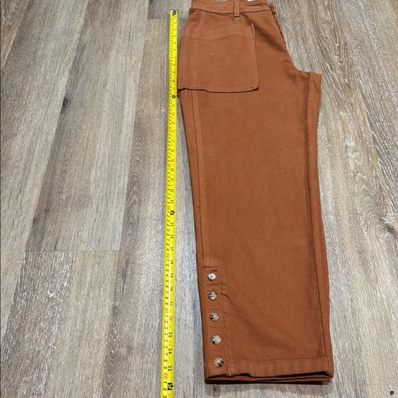Something Navy Size 6 Tan Capris Front Pockets - Picture 12 of 13